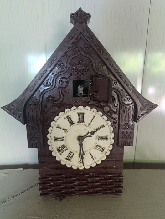 Продаётся часы с кукушкой.