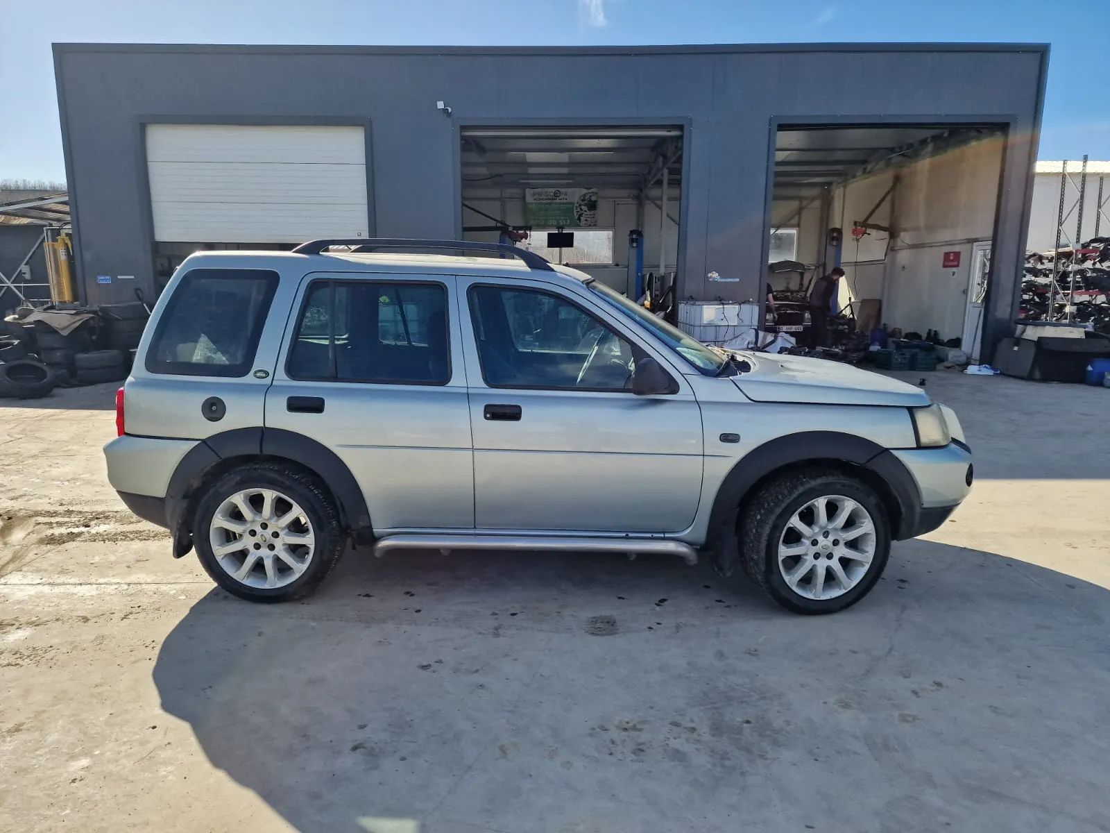 Dezmembrari / Dezmembrez Land Rover FreeLander 2.0 M47 cutie auto 5 trepte culoare Arctic Frost (962)