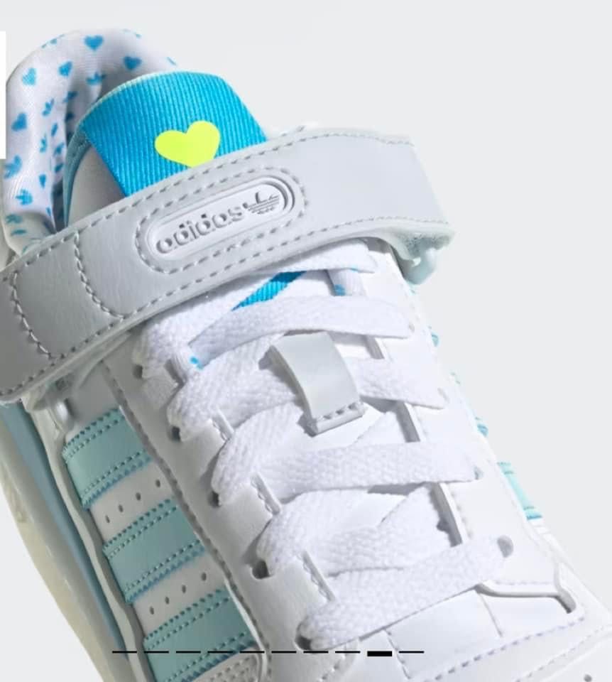 Оригинални кецове на Adidas, размер 38, чисто нови с кутия и етикет