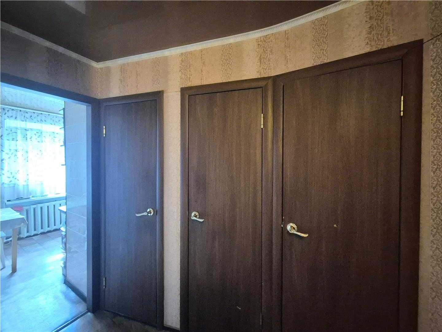 Продам 3-комн квартиру на 6 мкр