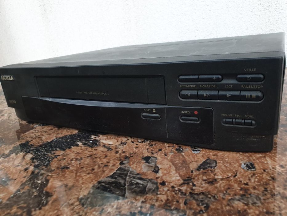 Vand video cassette pleyer marca RADIOLA,model 1SB51/38,made in Europe