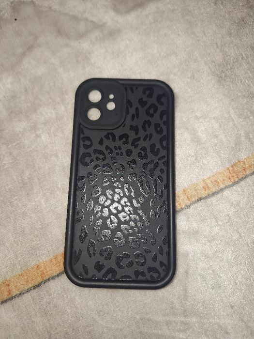 Чехлы на Iphone 12