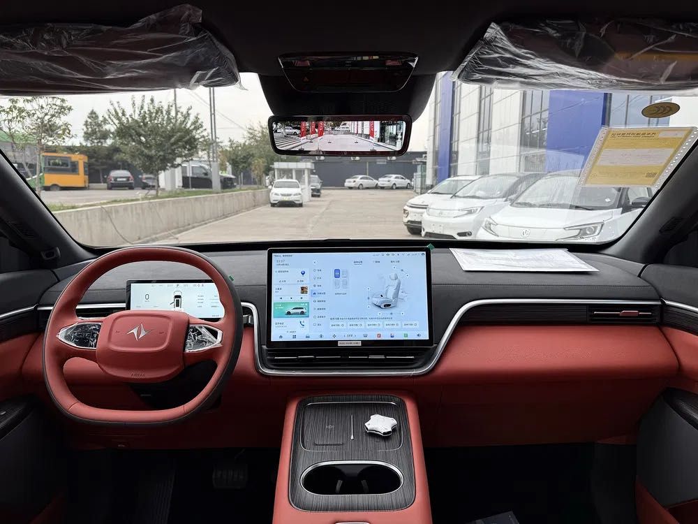 Автомобиль Dongfeng 008