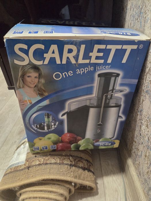 Соковыжималка фирмы Скарлетт