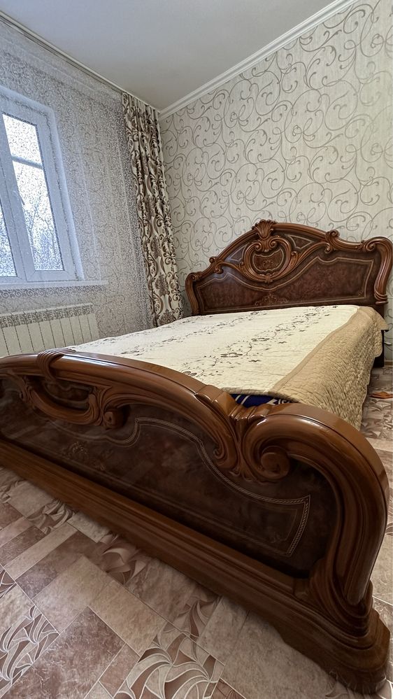 Кровать +тумба