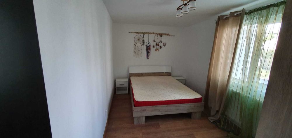 Persoana fizica inchiriez apartament doua camere mobilat complet
