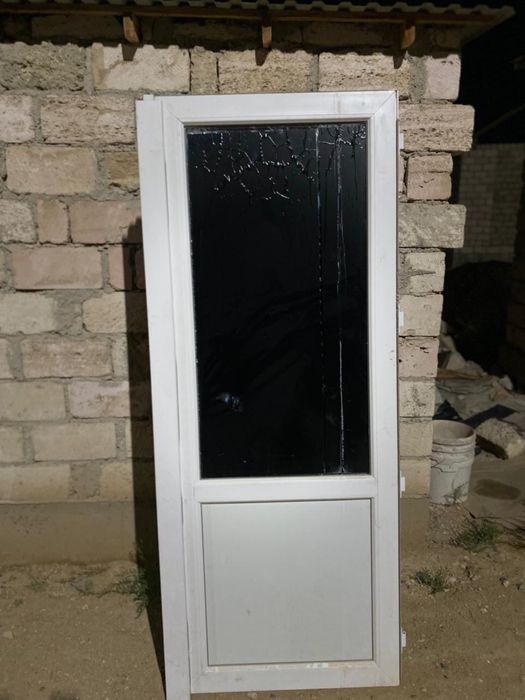 Двер пластик буу