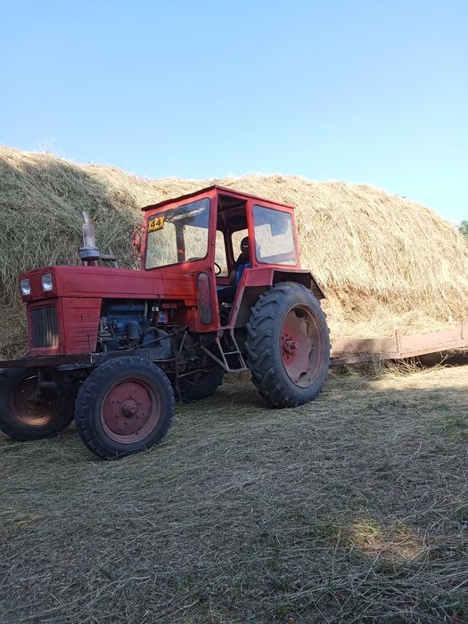 Tractor de vînzare...
