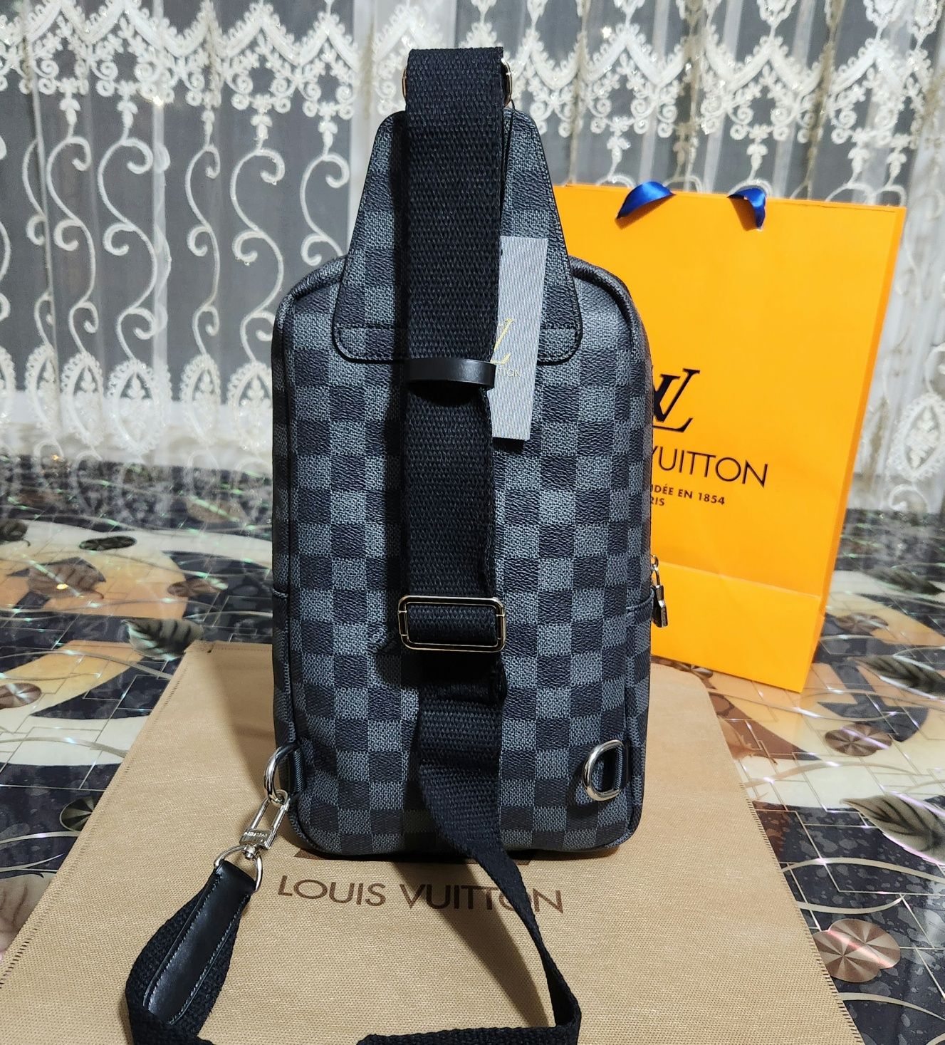 Мъжка чанта louis vuitton