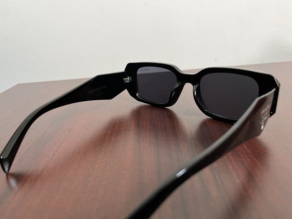 Ochelari de soare Prada