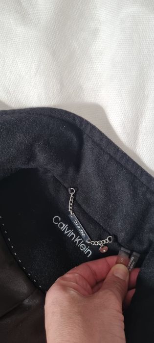 Vand paltoane +geaca dama .