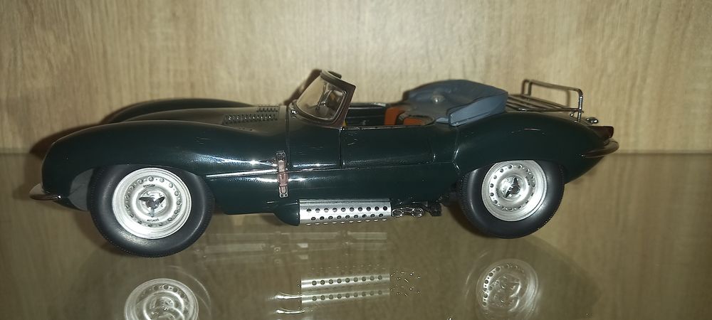jaguar xkss auto art 1:18