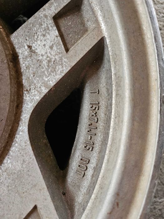 Продавам Джанти Toyota  T 15x7JJ-15