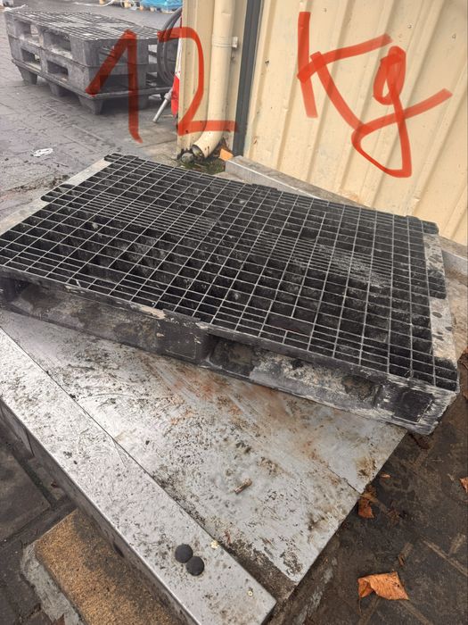 Paleți plastic diferite modele