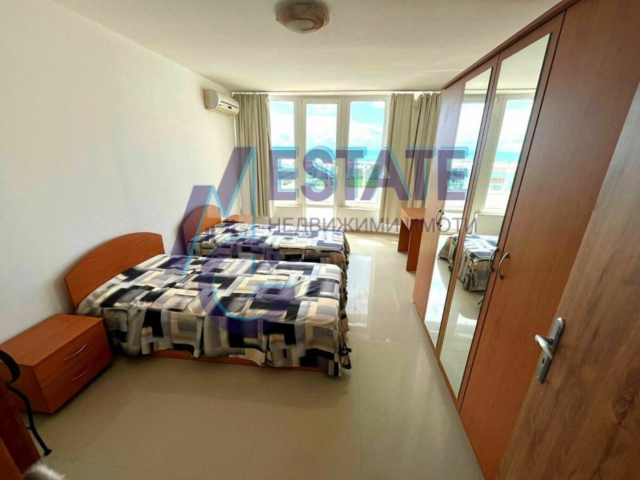 Продава се Тристаен апартамент в Бургас, Сарафово - 140 кв.м за 1036 €/кв.м - Снимка #3