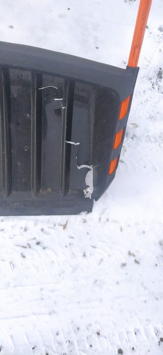 Продам широкую лопату для чистки снега