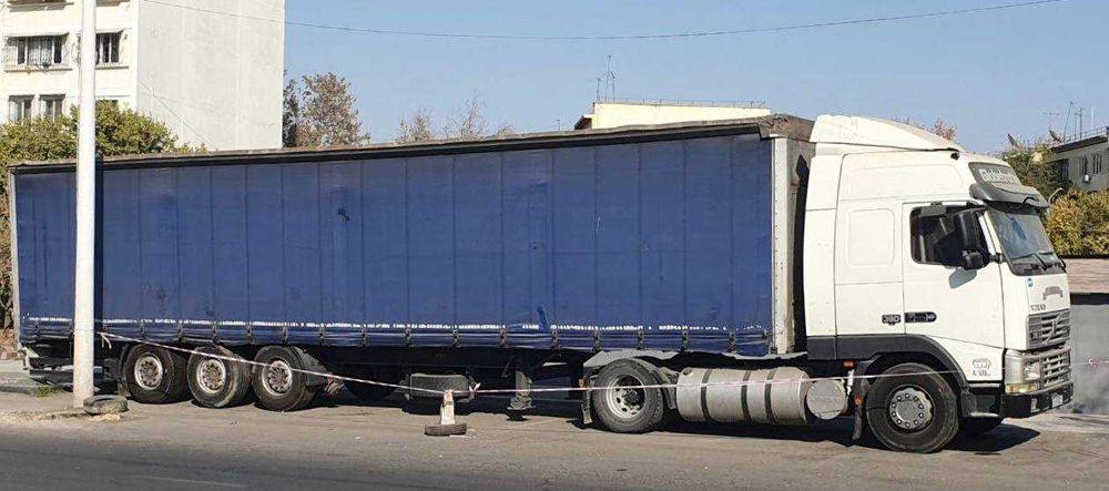 продается  VOLVO (2000 года)FH 380  EURO 3  комплект с прицепом