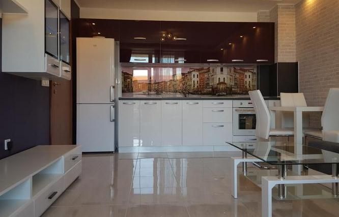 Дава се под наем Двустаен апартамент в София, Кръстова вада - 66 кв.м за 680 € - Снимка #2