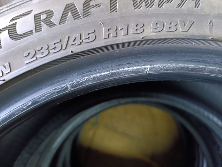 Anvelope de iarnă 235 45 18 Kumho