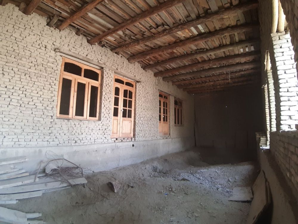Qurilishi tugallanmagan uchastka