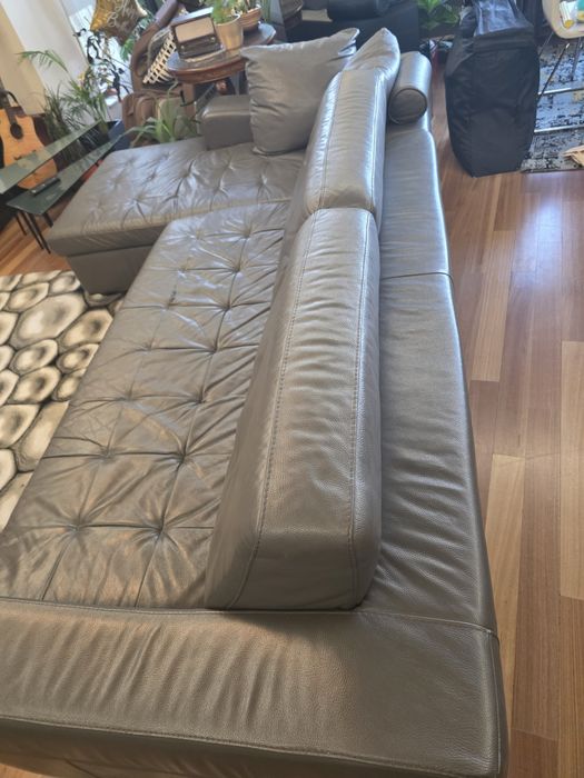 продавам кожен диван