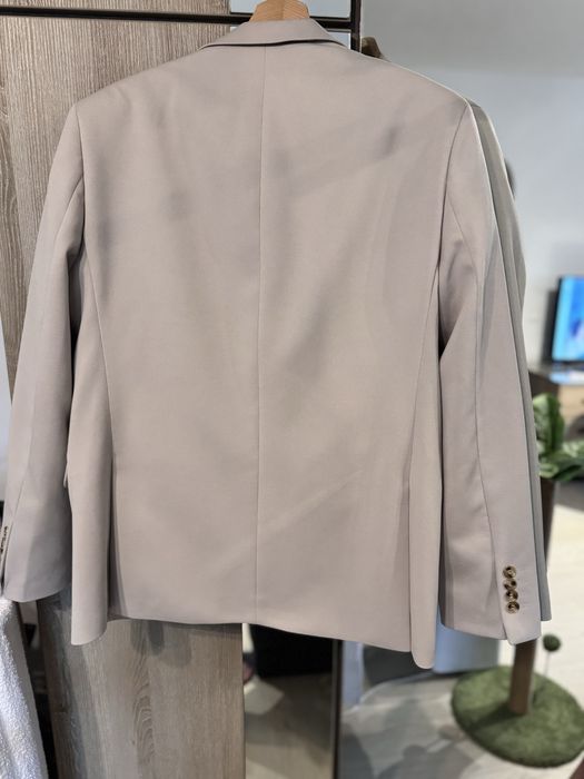 Costum bej Senzo Rivolli