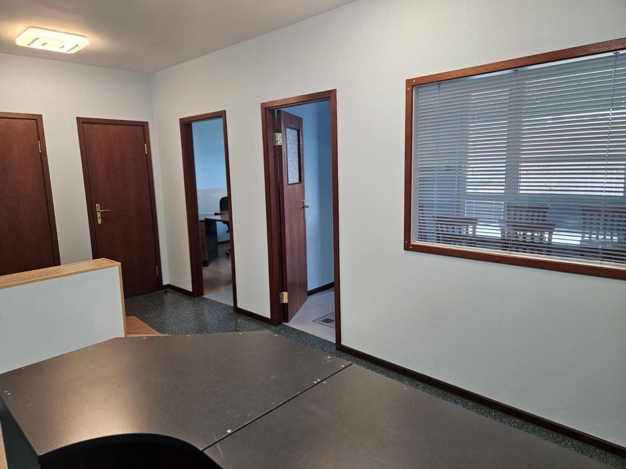 Дава се под наем Офис в Варна, Гръцка махала - 117 кв.м за 660 € - Снимка #4