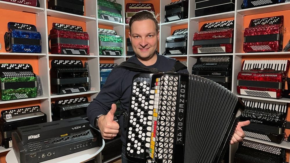 Hohner Vox 4K Acordeon butoane: 50 de voci programate