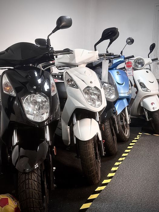 Scuter 49cc benzina fara permis livrare glovo bike bolt tazz moto