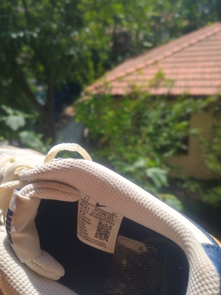 Обувки Nike air .