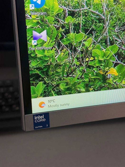 HP OmniStudio X Ultra 7 155H + Rtx4050