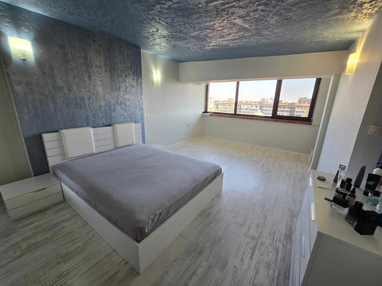Продава се Двустаен апартамент в Стара Загора, Център - 82 кв.м за 1281 €/кв.м - Снимка #8