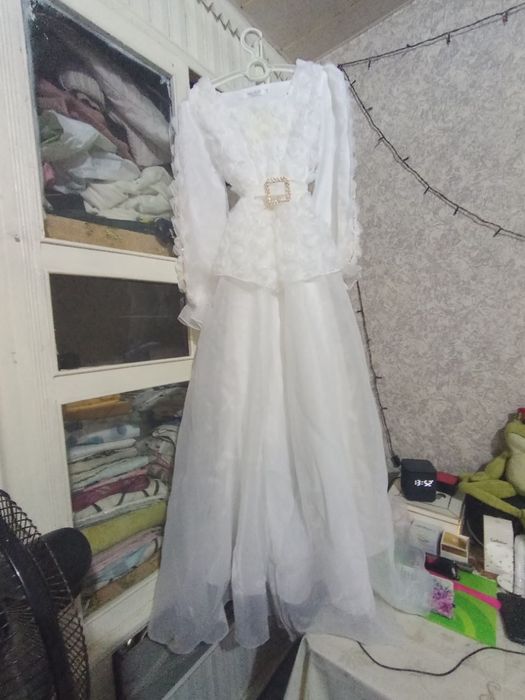 Продам вечнее платье