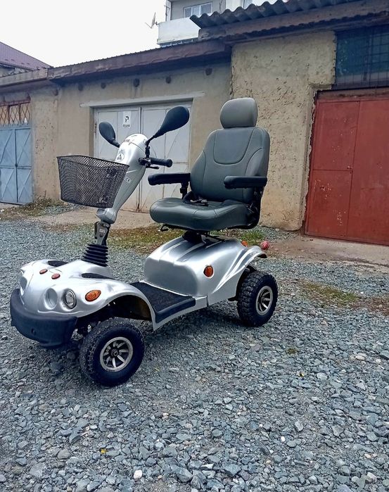 Scuter Carut electric pentru persoane cu dizabilități handicap