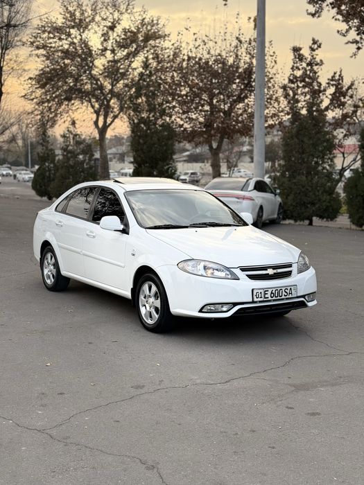 Jentra sotiladi. 2022 yil. Oq rang