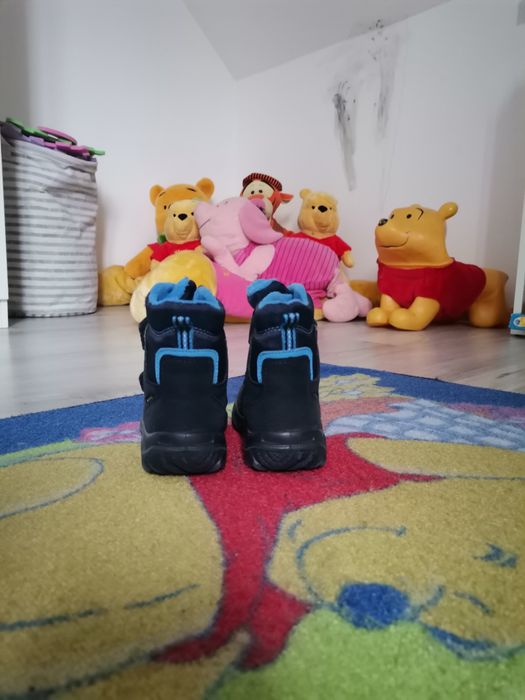 Cizmulițe Superfit si candelabru avion de lemn