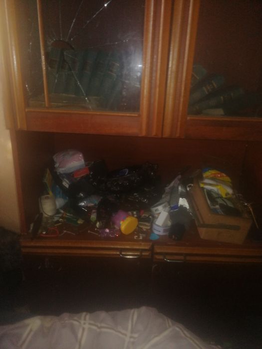 Продам срочно сервант