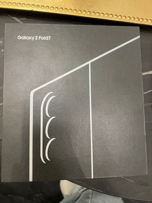 Samsung Galaxy Z Fold7, 12GB RAM, 512 GB, 5G, Silver shadow в гаранция