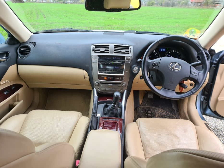 Dezmembrez Lexus is220D 2008 177 cp
