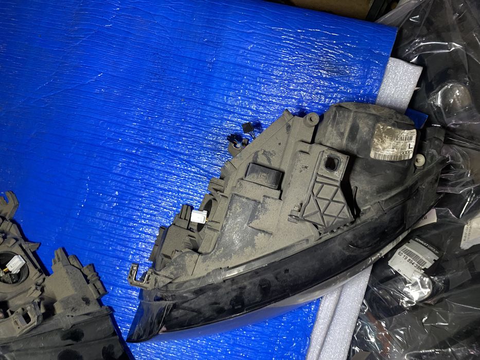 Far Audi A4 B8 2007 - 2011 faruri stanga dreapta xenon