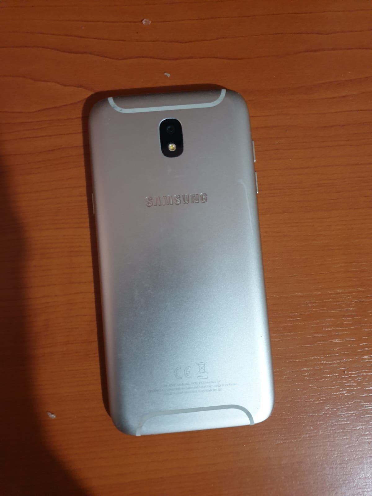 Samsung galaxy j7 pro,dual sim,64gb,gold