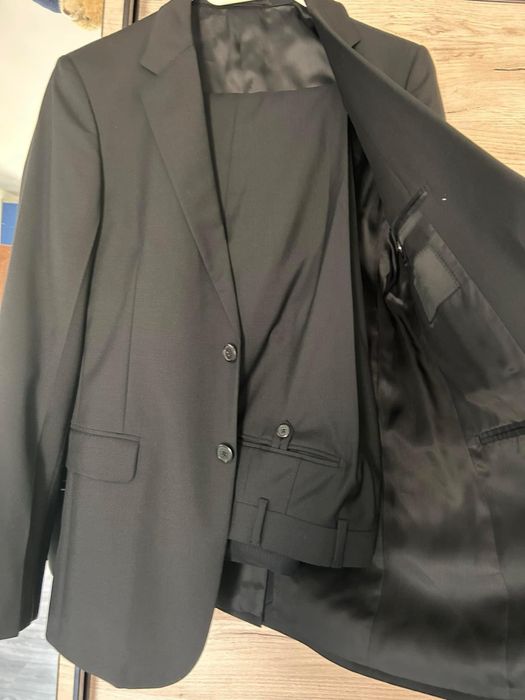 Vand costum Prada