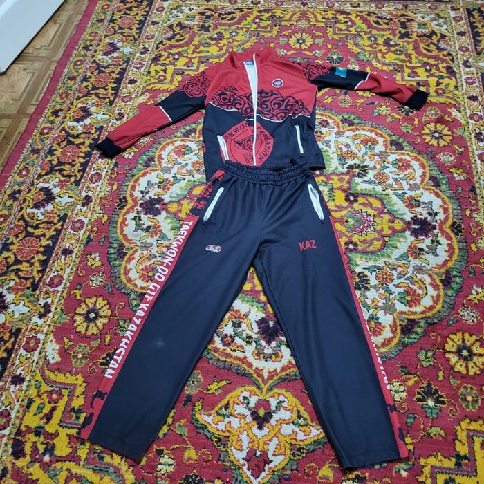 Продам спортивные двойки для мальчиков