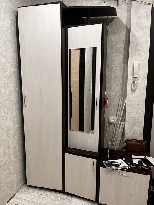 Прихожка шкаф зеркала 3 шт