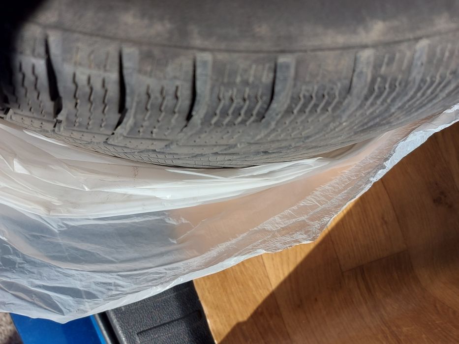 Vand 2 cauciucuri 245/50/18