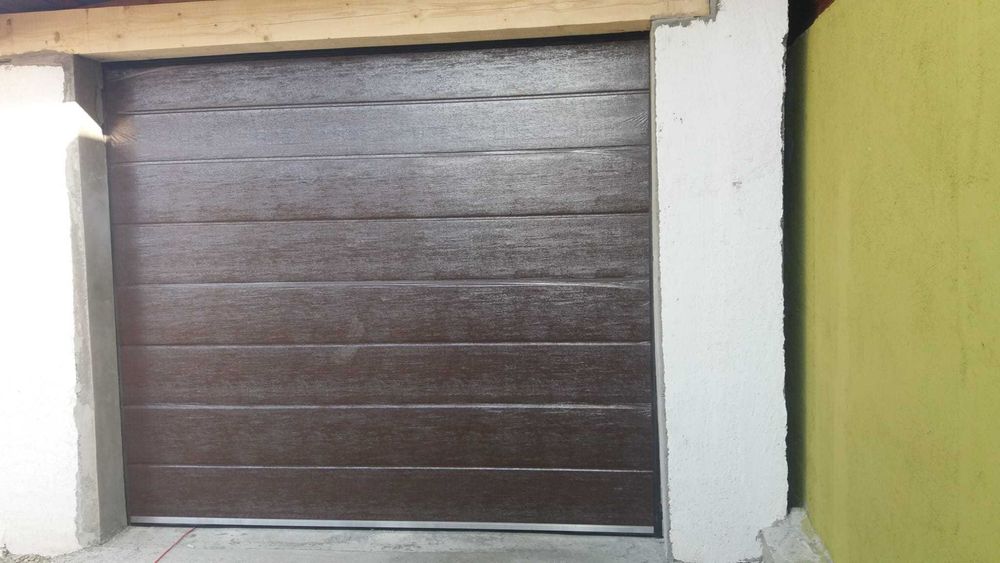 uși de garaj industriale