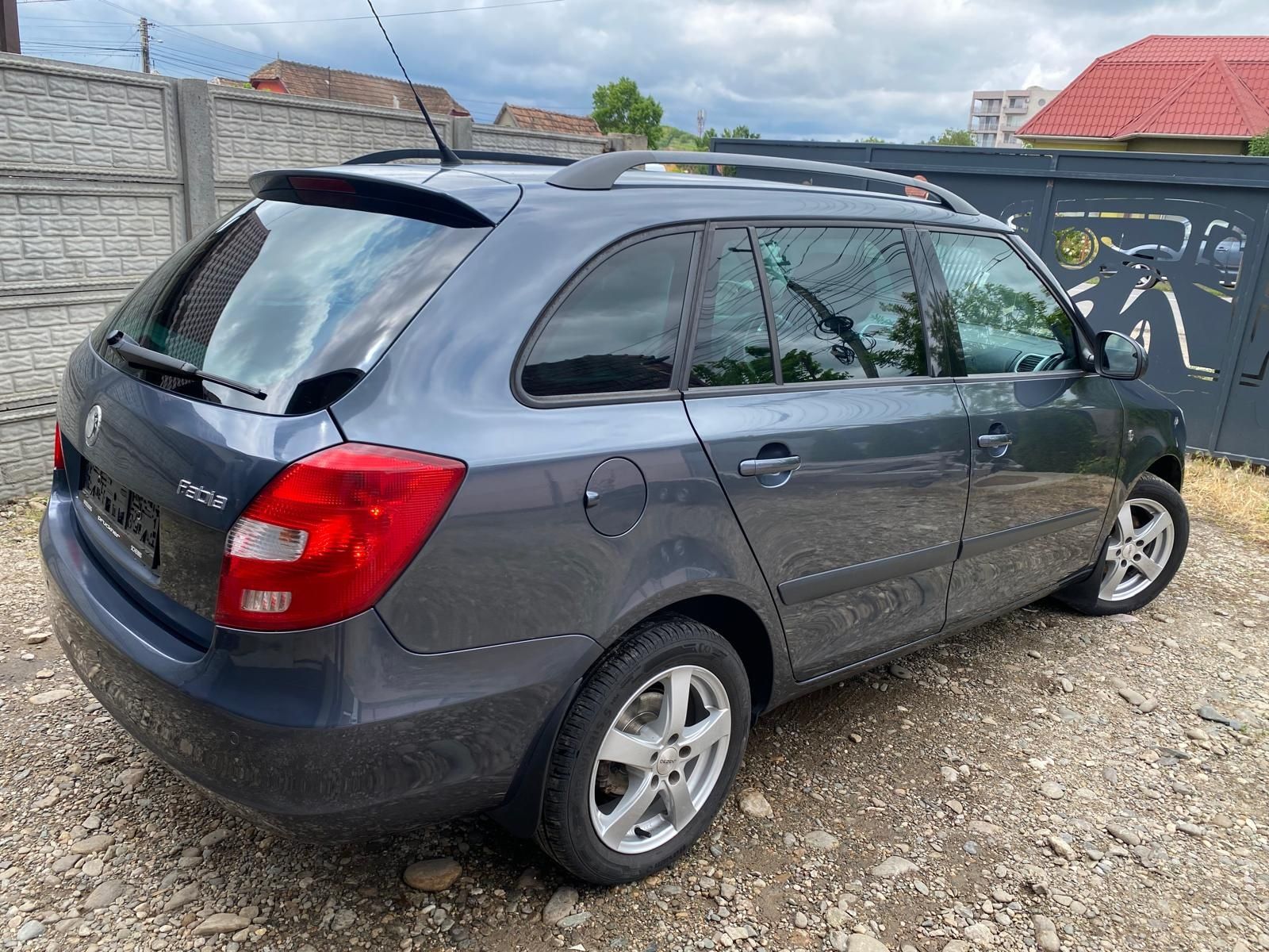 Skoda fabia 1,4 benzina,130000 km,an 2009