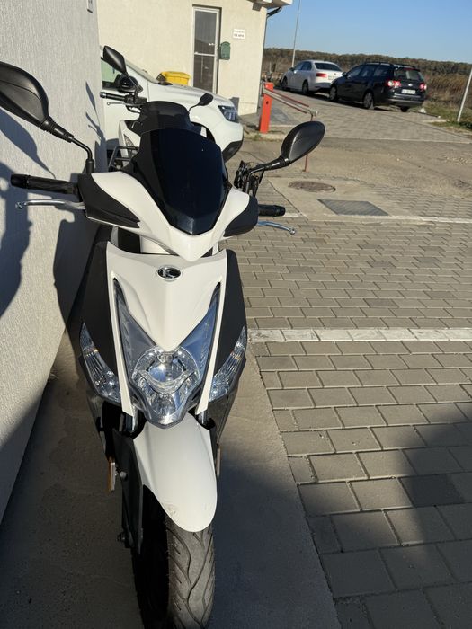 Inchiriez scuter Yamaha/SYM/Honda PCX bike rent glovo tazz Wolt