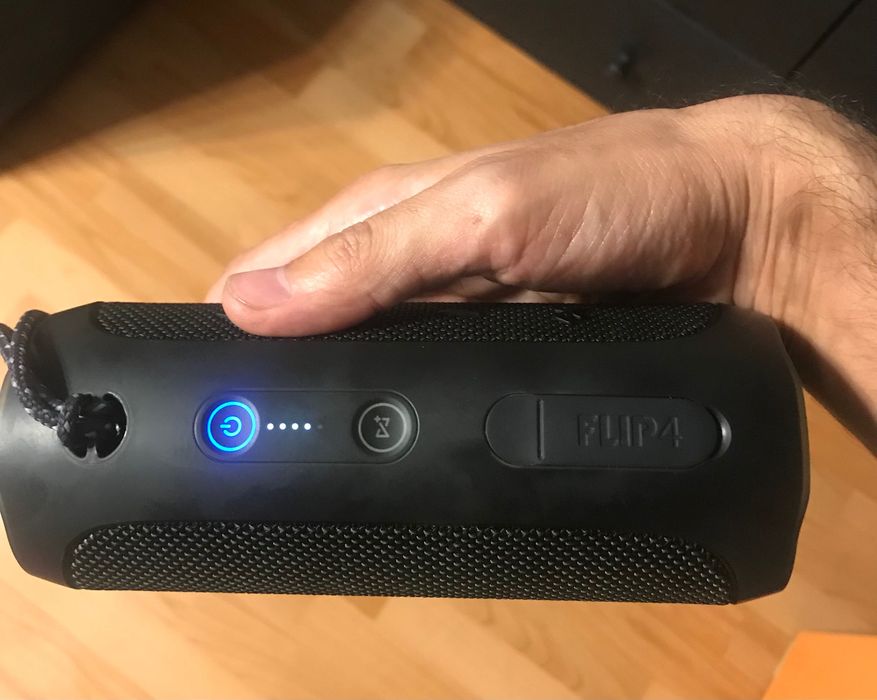 JBL flip 4 как новый. Стерео звук. Недорого.