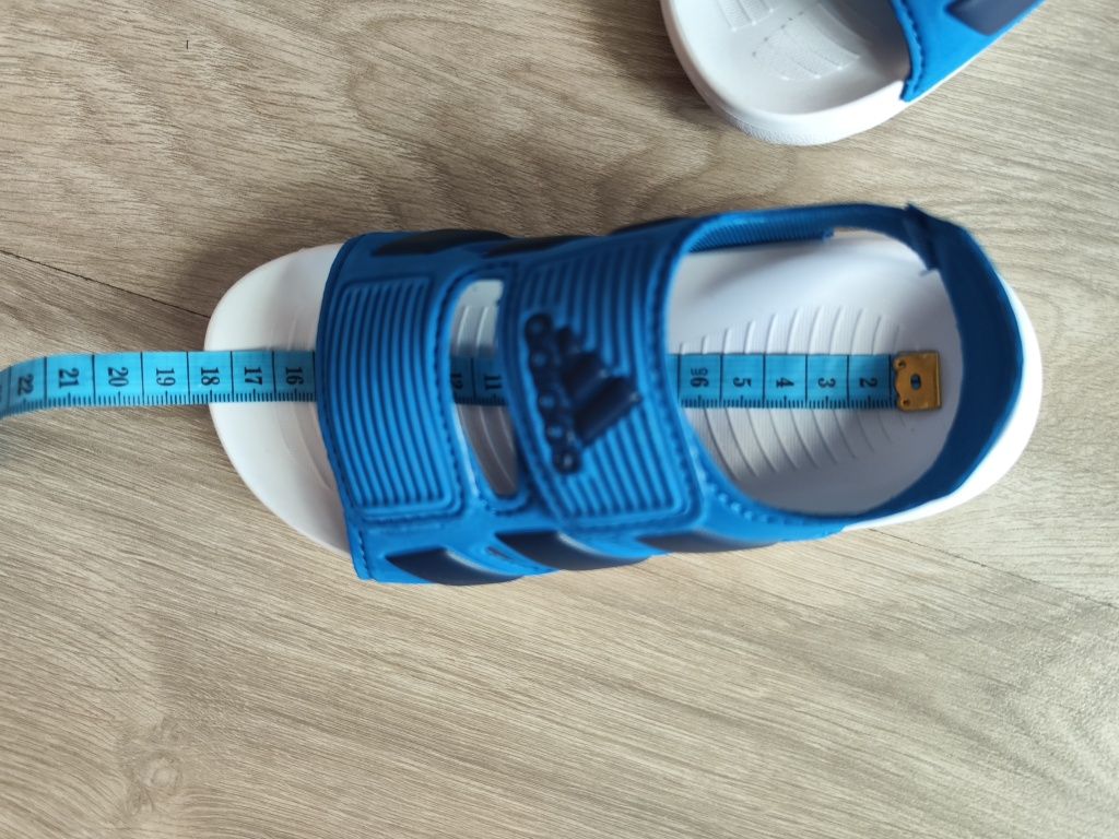Нови Сандали Adidas номер 28